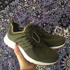 NWOT Nike Air Presto